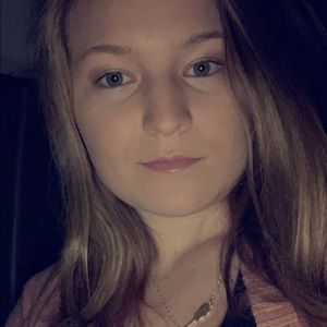 Meet your Posher, Abbie